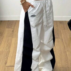 מכנס אורבן לבן עם פס שחור בצד - מתאים לחטיבה ותיכון